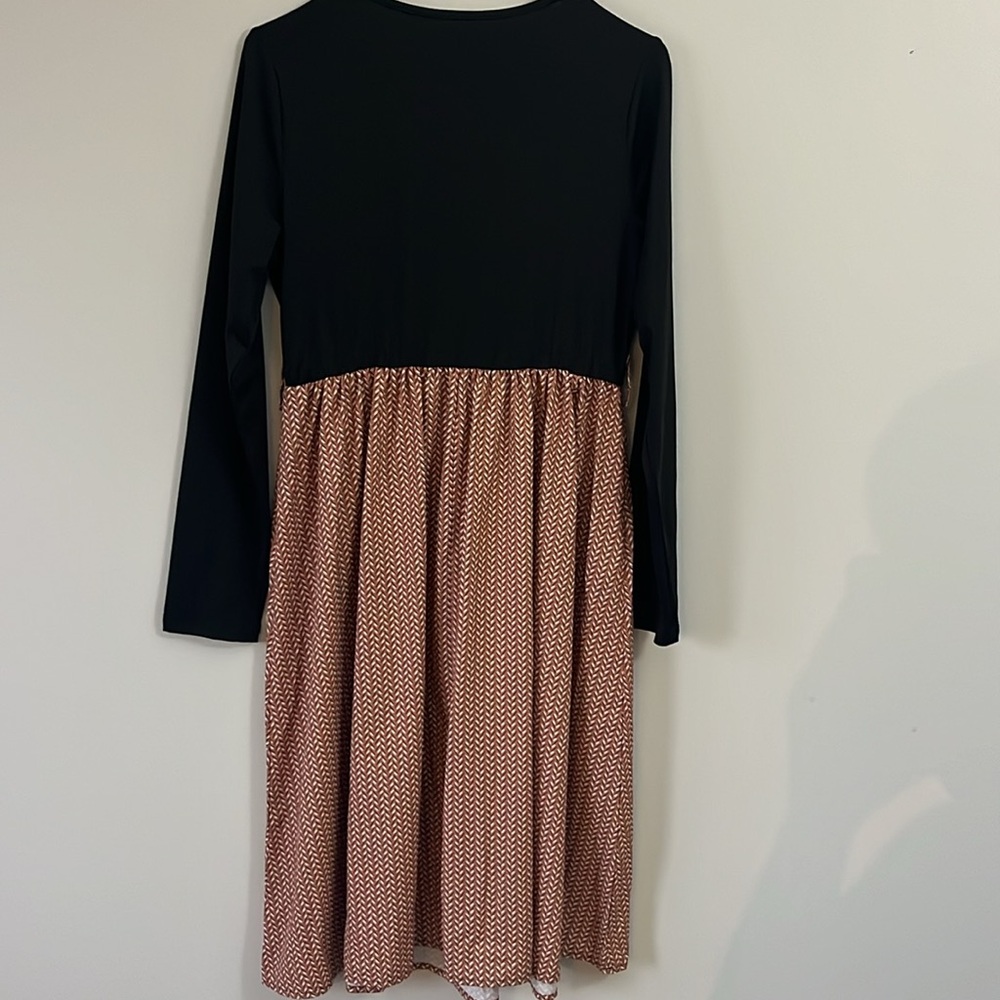 Flowy long sleeve dress - Picture 4 of 5